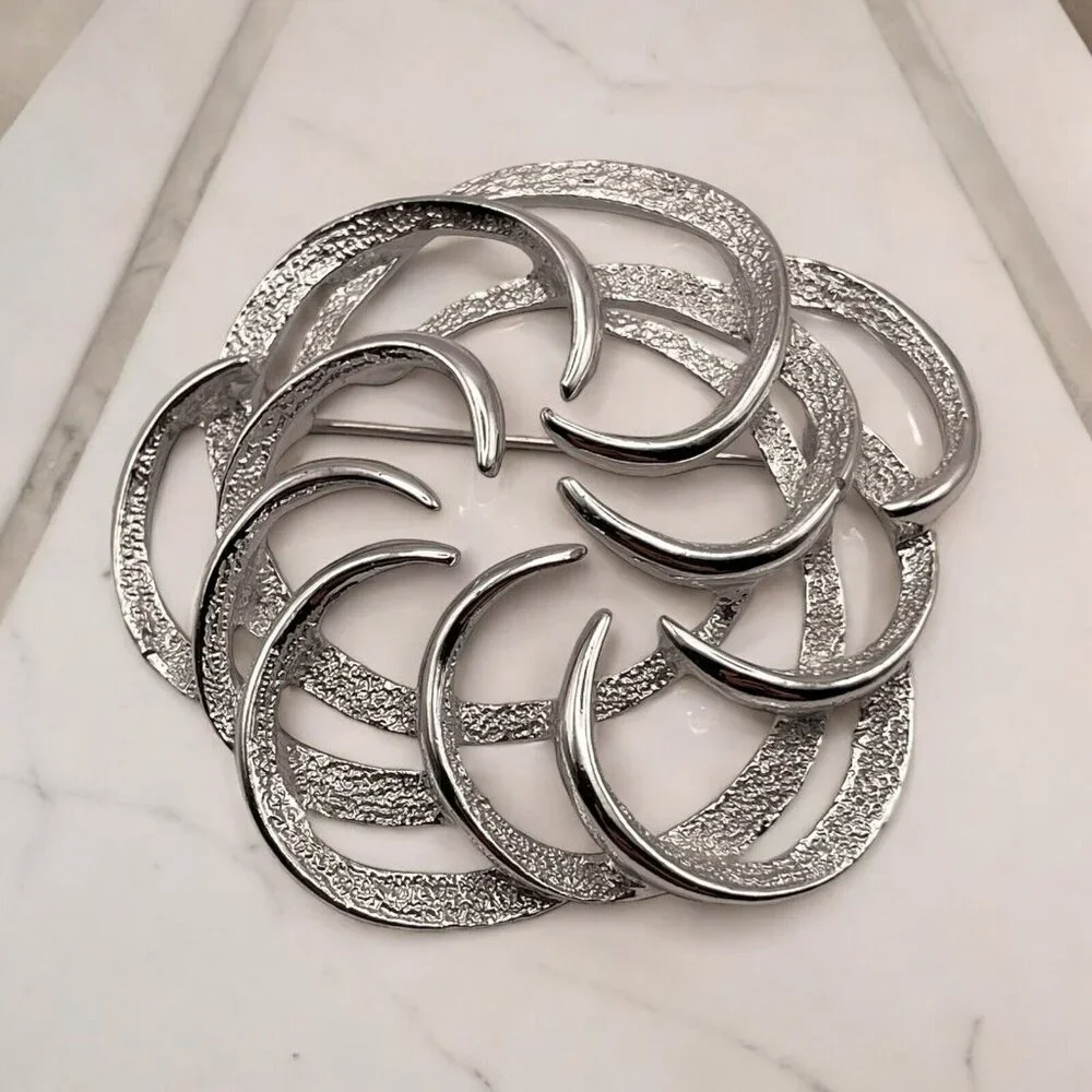 Sarah Coventry Tailored Swirl Pin Brooch Silver Tone Textured Vintage‎ Open Work